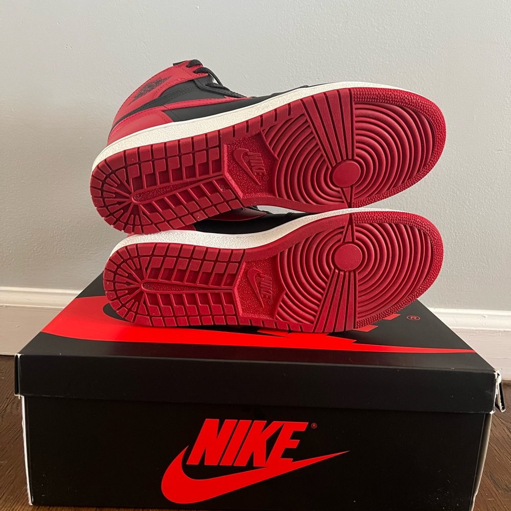 Nike Air Jordan Retro 1 High- “Bred 1 /OG ‘85 / Banned” 2025 - Picture 9 of 11